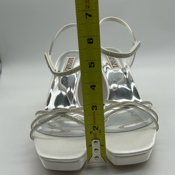 2152- Badgley Mischka Frida White Satin Rhinestone Platform Sandals Size 8.5 NWT - Picture 6 of 12